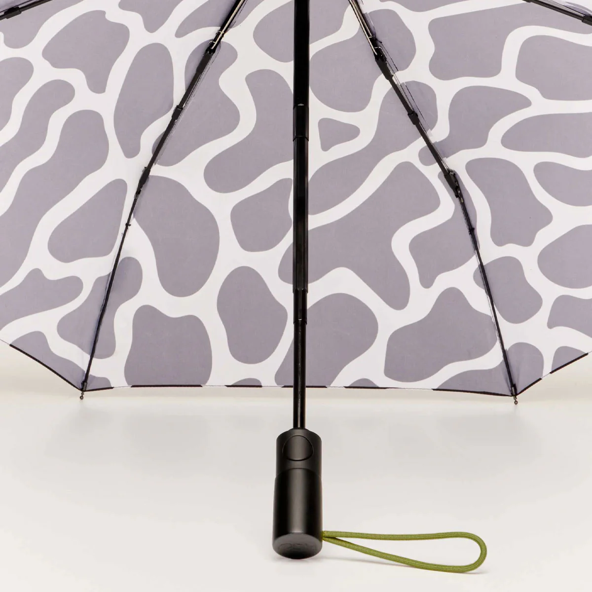 Black & White Ripples Umbrella with Auto Open-Close - Image 6